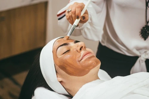فوائد جلسات الليزر للبشرة والشعر
